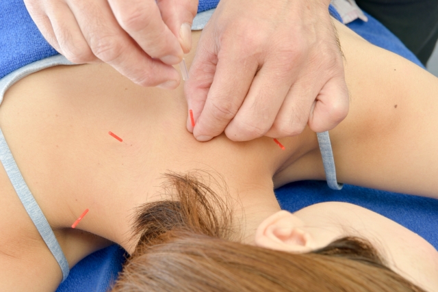 肩こりの鍼灸治療は医療控除の対象?