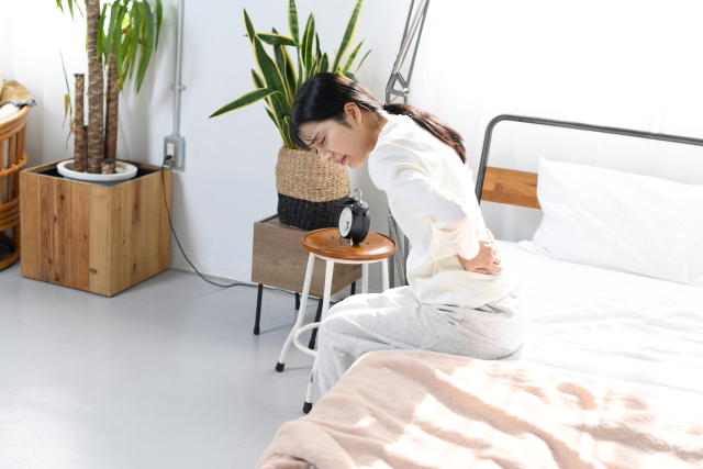 冷えと腰痛の深い関係。なぜ冬になると腰痛が悪化しやすいのか
