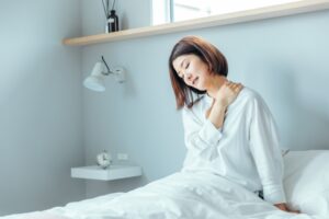 治らない肩こりの原因は内臓？鍼灸で考える本当の原因と改善の考え方