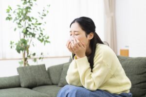 肩こりにもつながる花粉症の対策方法